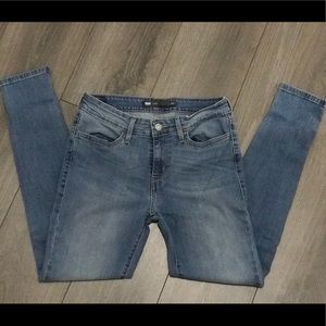 Levi’s Skinny Legging Jeans Sz 6/28